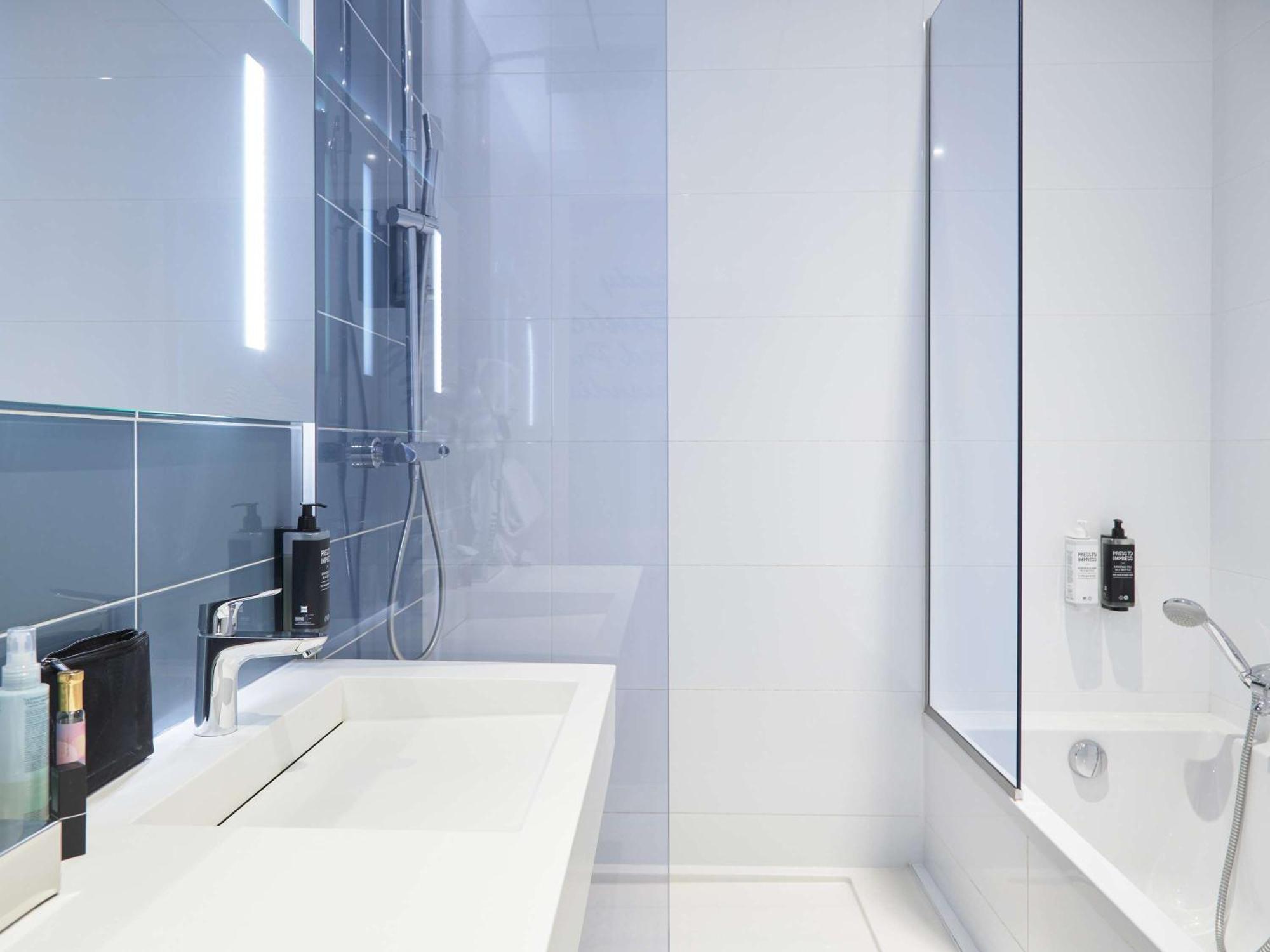 Hotel Ibis Styles Montelimar Centre Esterno foto